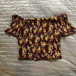 Off the shoulder maroon floral scrunch crop top!